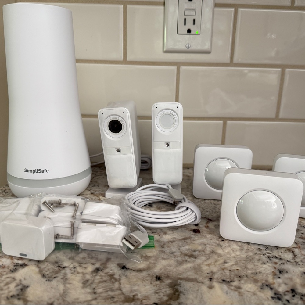 SimpliSafe Complete Home Security System, 29 pieces - like new